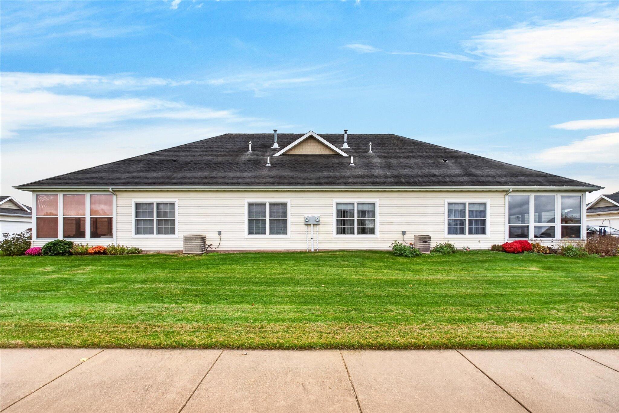 1753 Peachtree Path Stevensville MI 49127