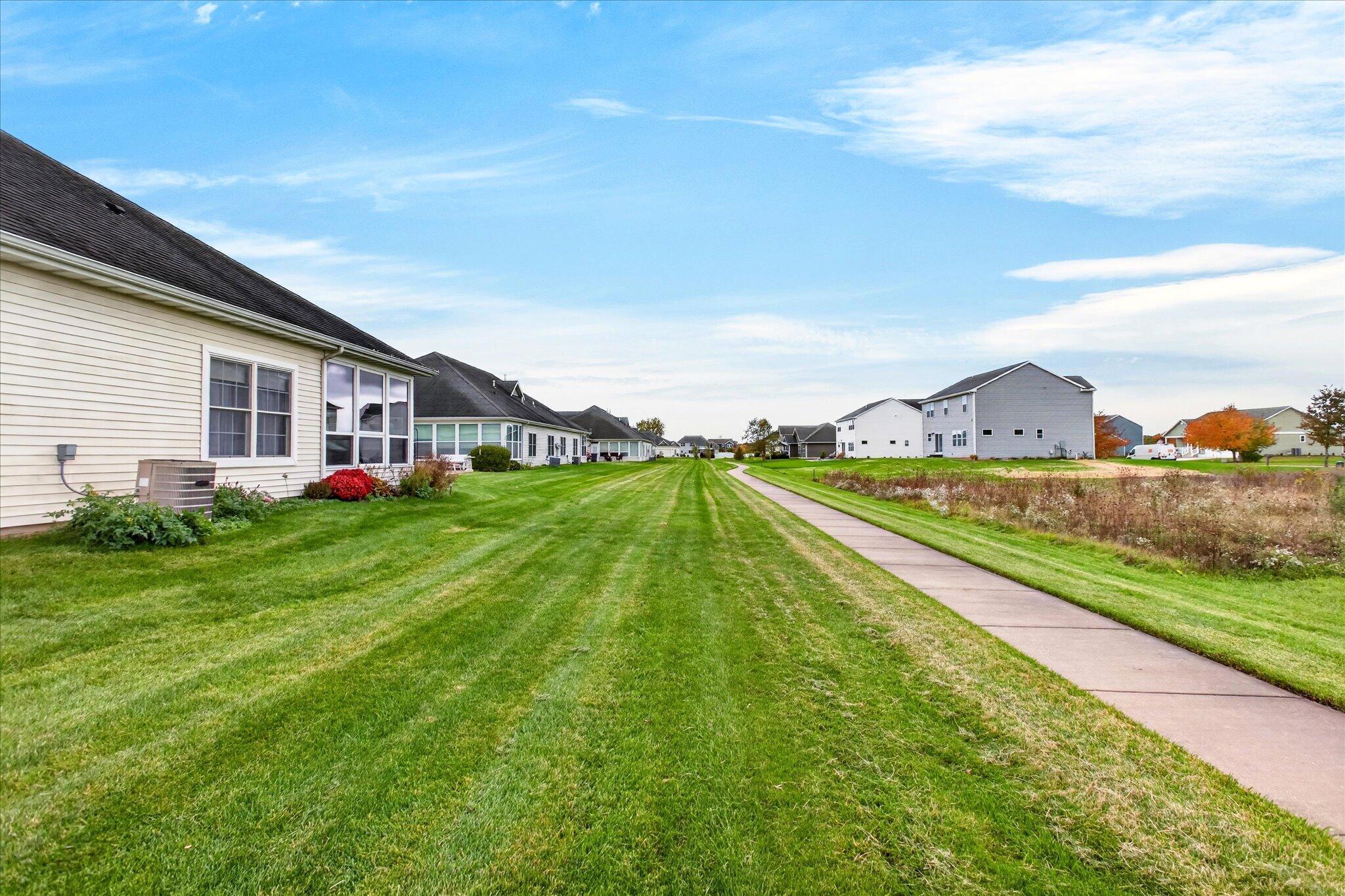 1753 Peachtree Path Stevensville MI 49127