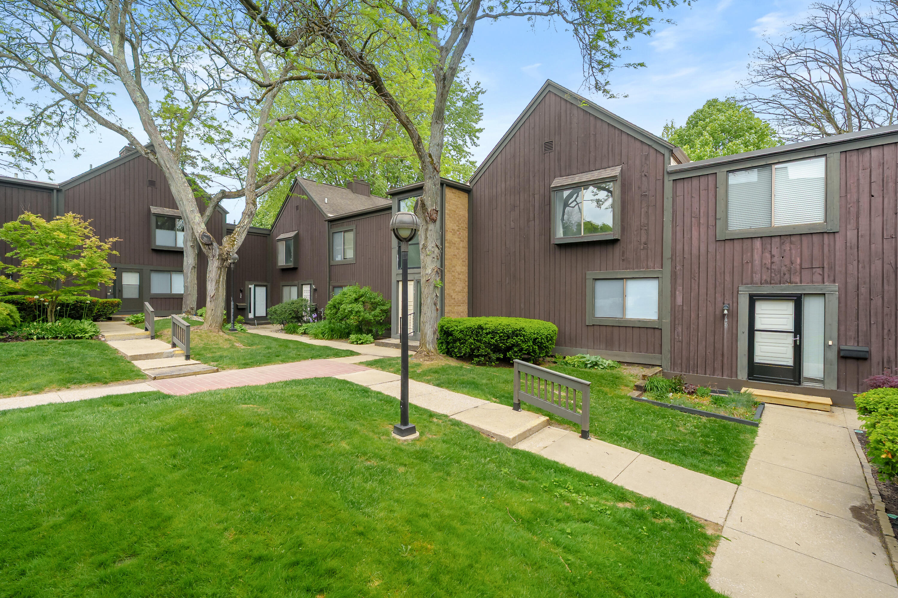 150 Carberry Hill Court Kalamazoo MI 49006