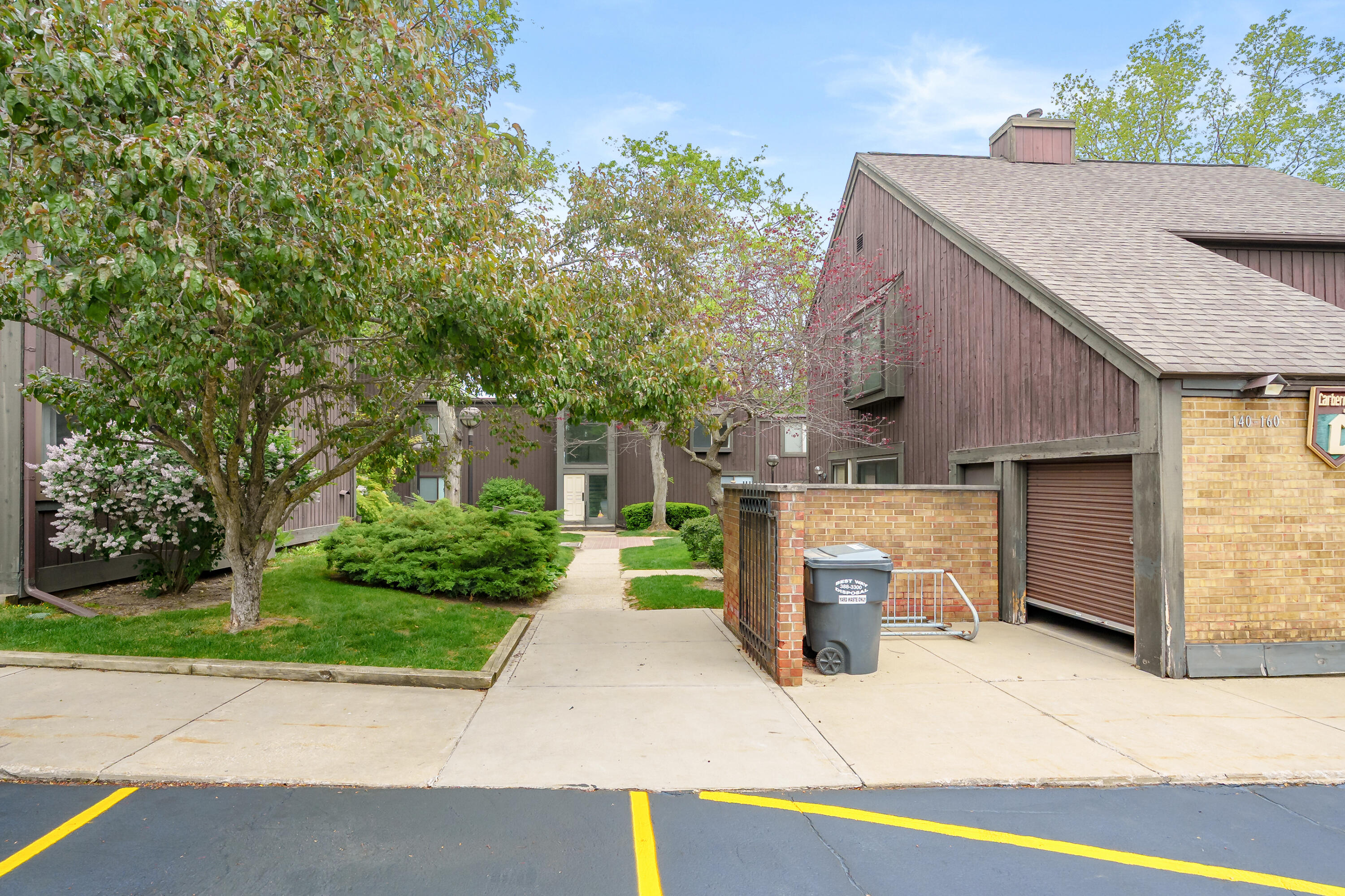 150 Carberry Hill Court Kalamazoo MI 49006