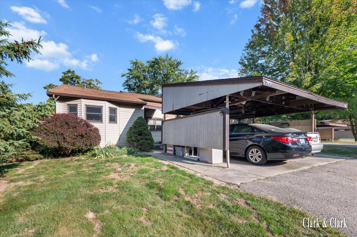 2630 Chatham Woods Drive SE Grand Rapids MI 49546