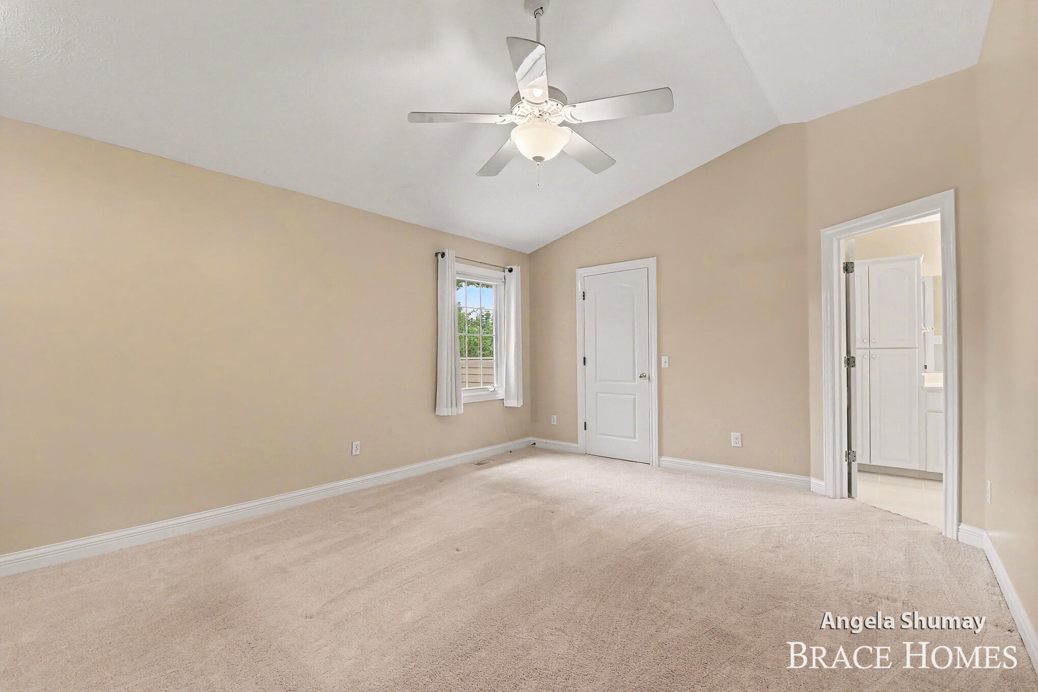 4942 N Quail Crest Drive SE Grand Rapids MI 49546