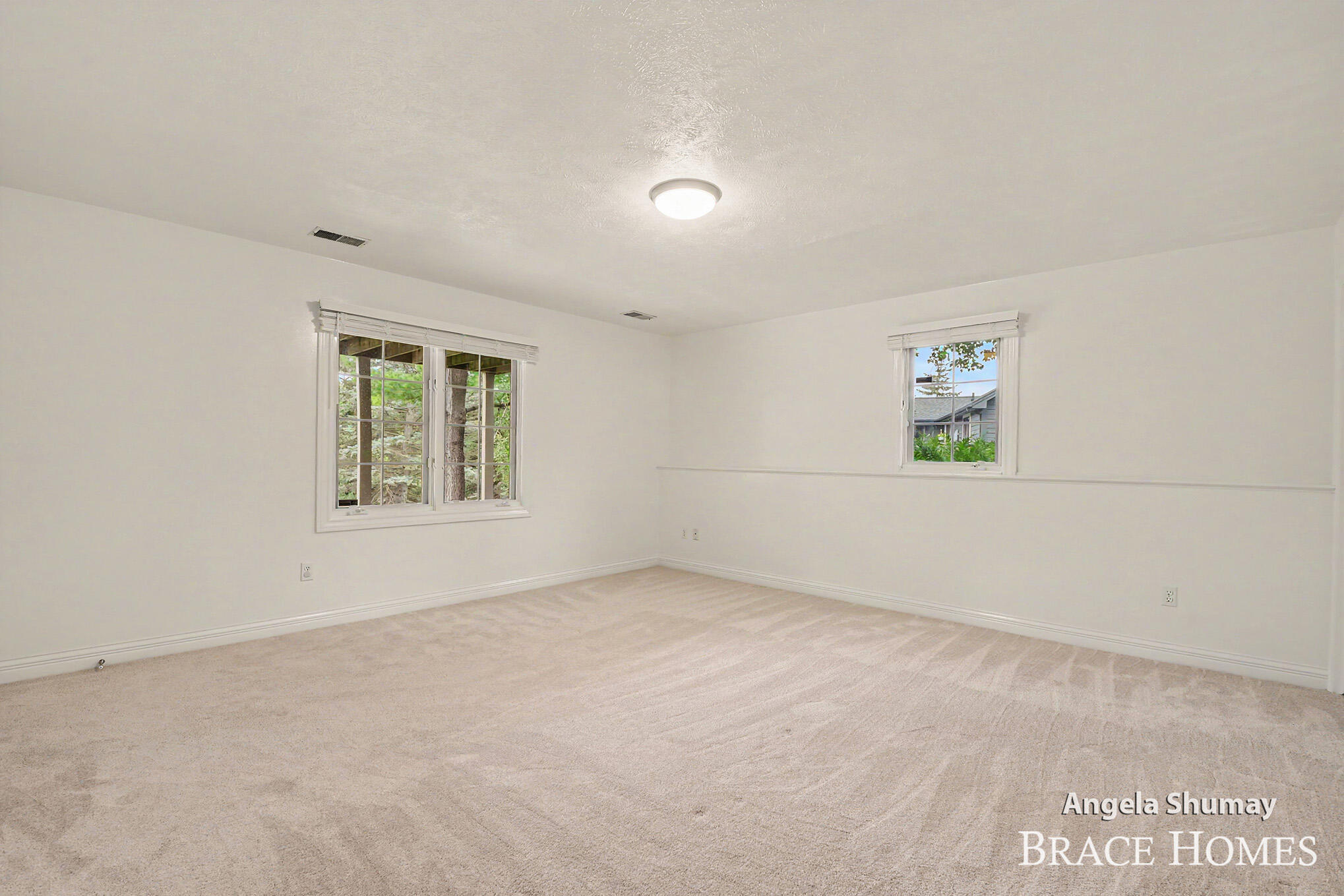 4942 N Quail Crest Drive SE Grand Rapids MI 49546