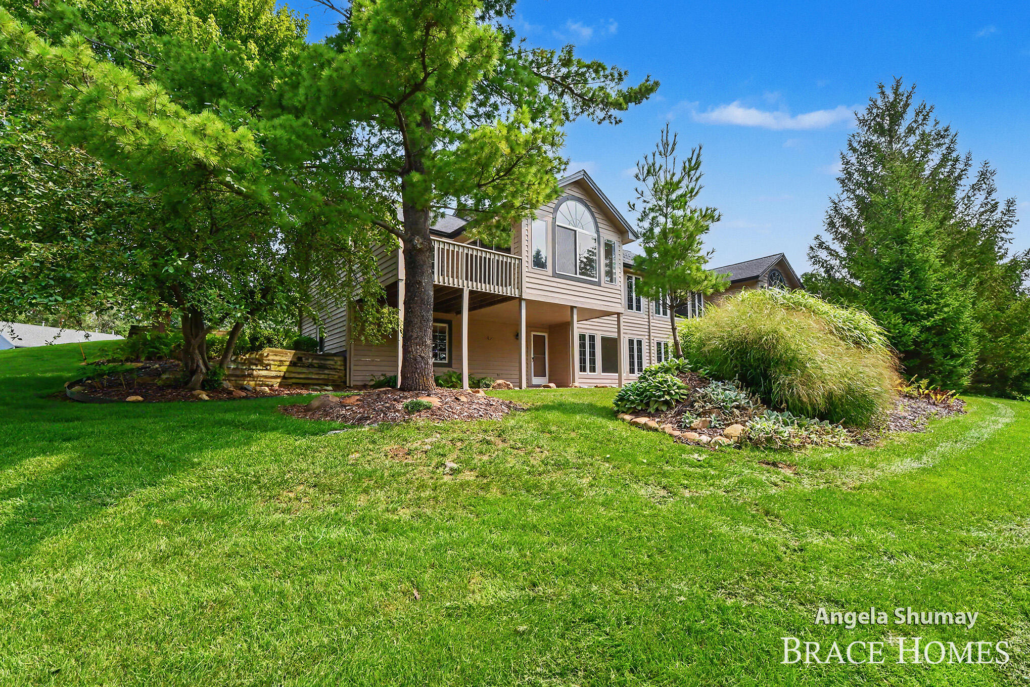 4942 N Quail Crest Drive SE Grand Rapids MI 49546