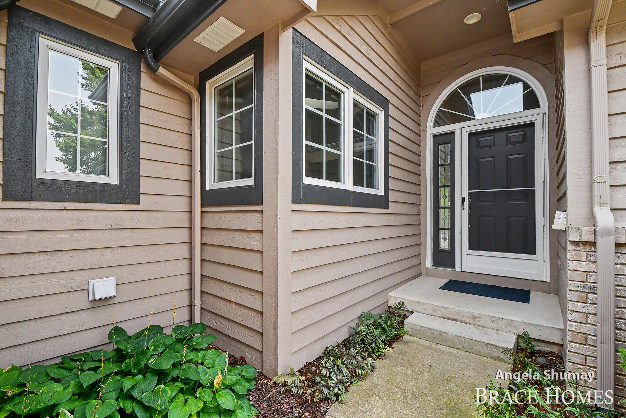4942 N Quail Crest Drive SE Grand Rapids MI 49546