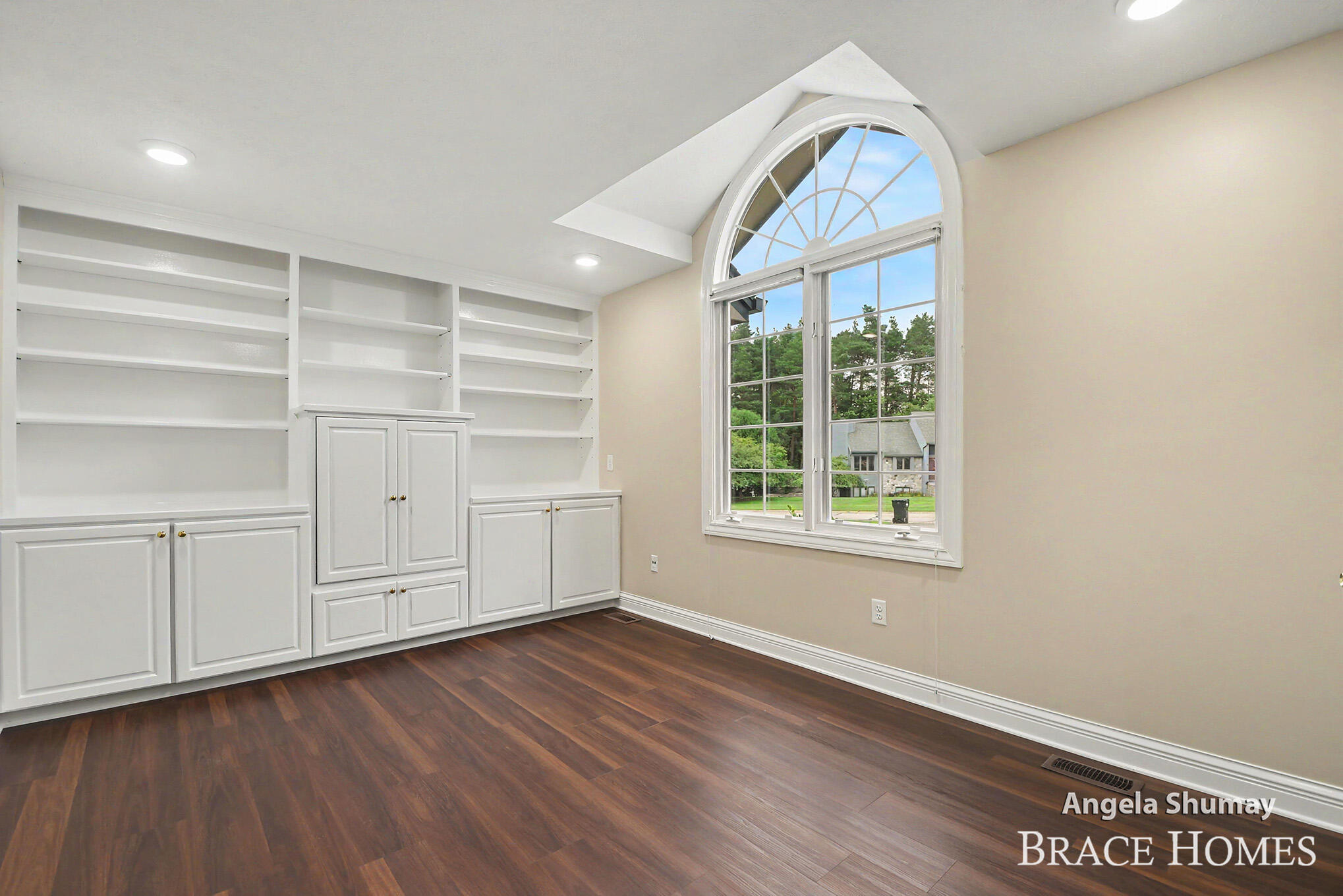 4942 N Quail Crest Drive SE Grand Rapids MI 49546