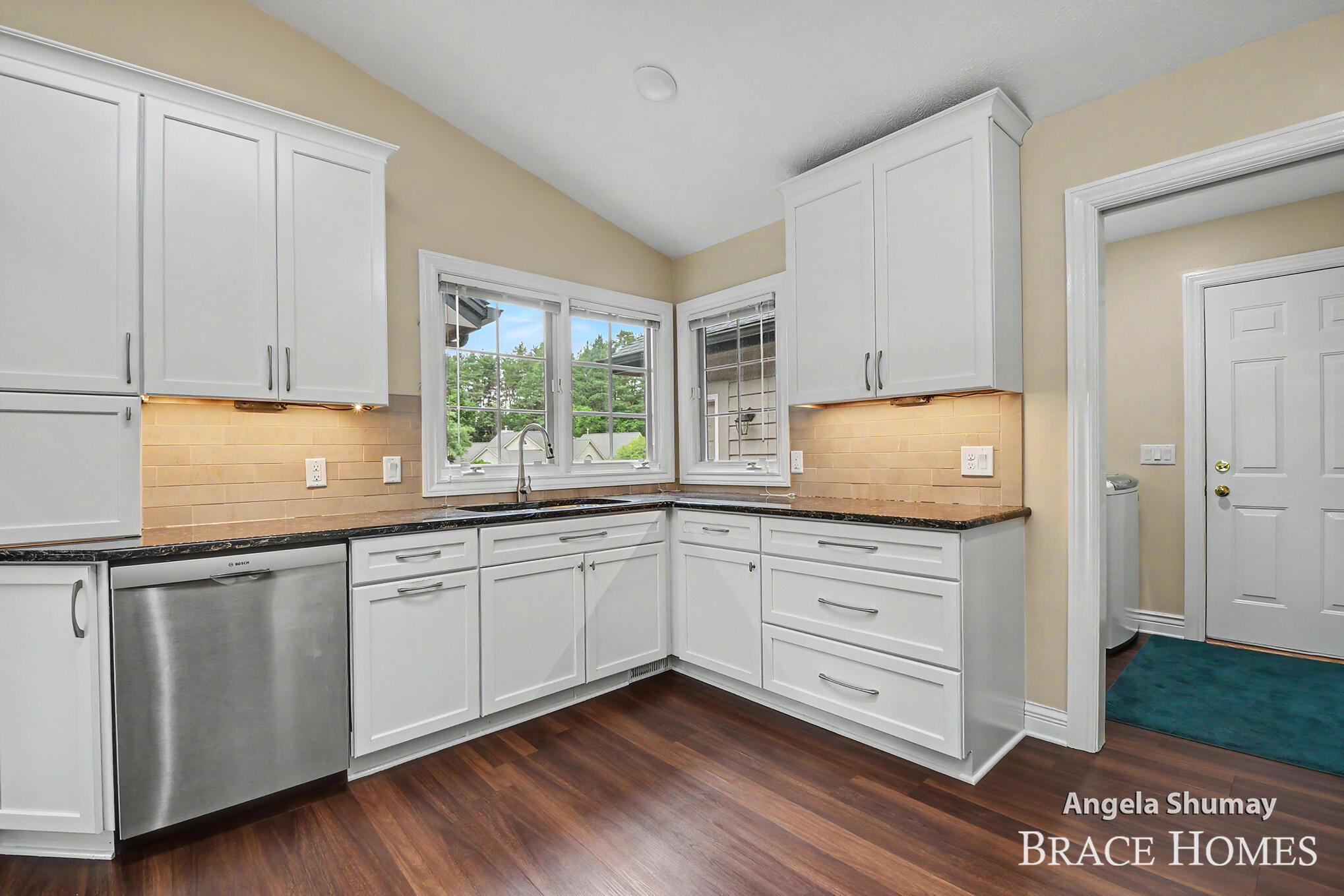4942 N Quail Crest Drive SE Grand Rapids MI 49546