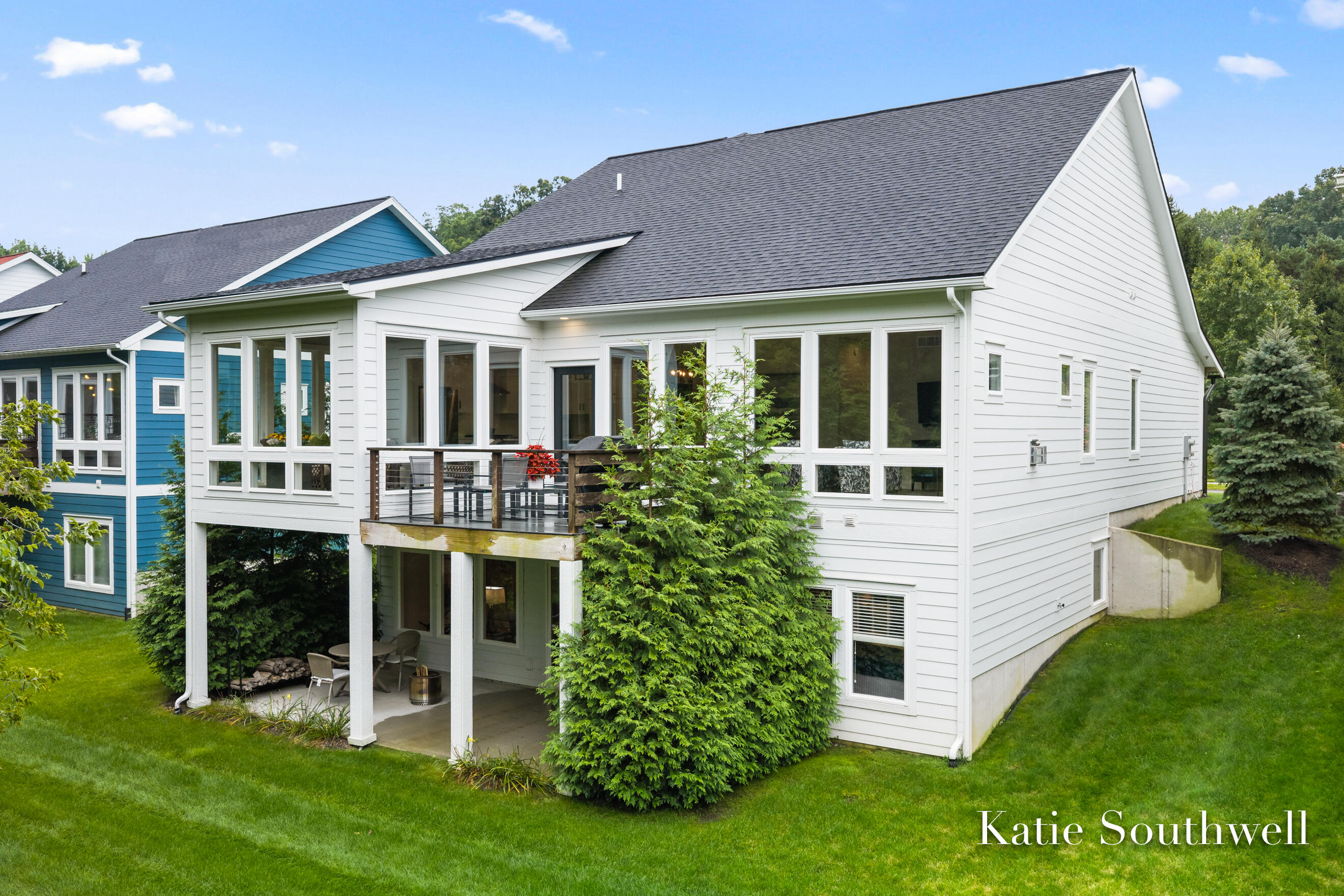 4247 Riverlands Court NE Grand Rapids MI 49525