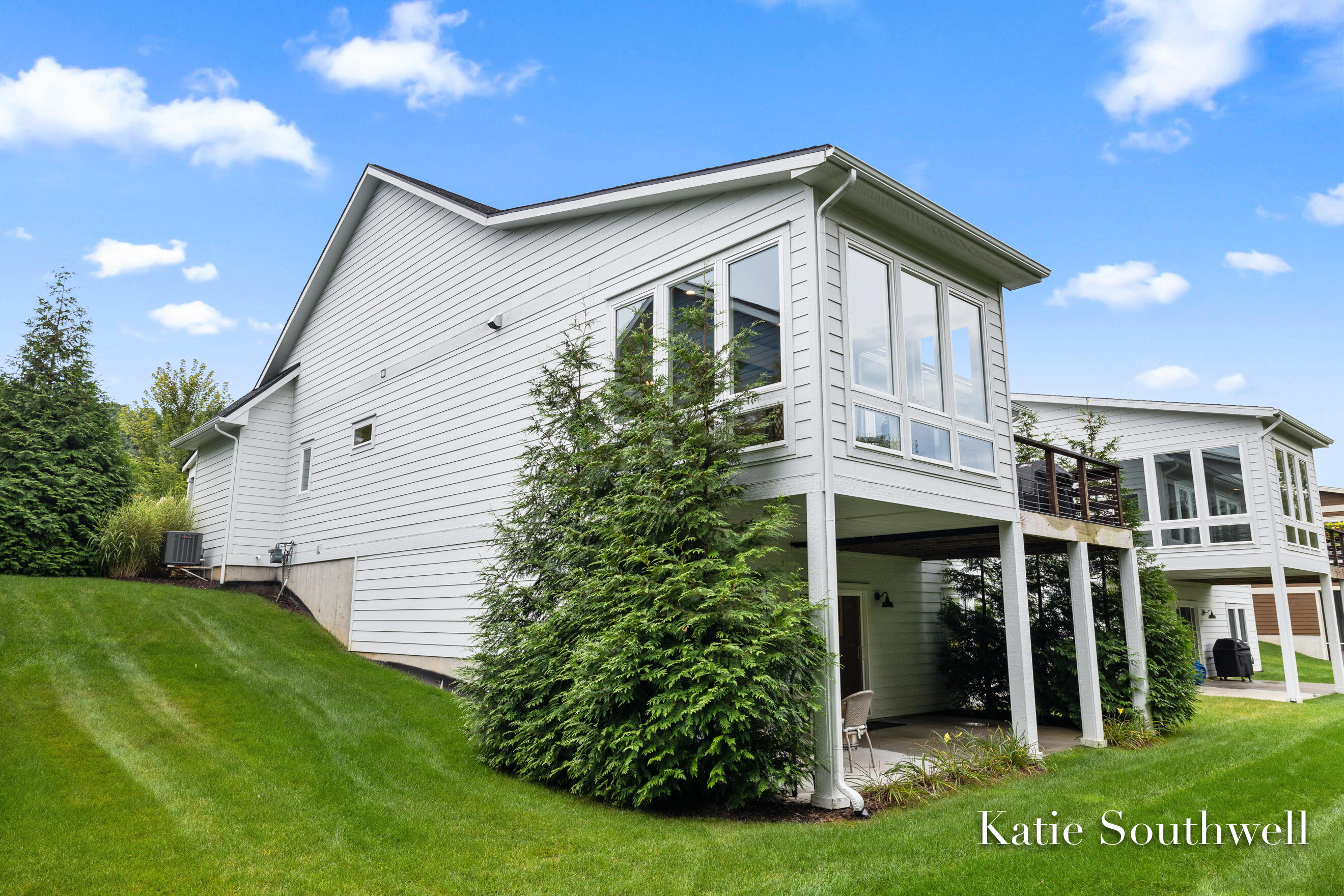 4247 Riverlands Court NE Grand Rapids MI 49525