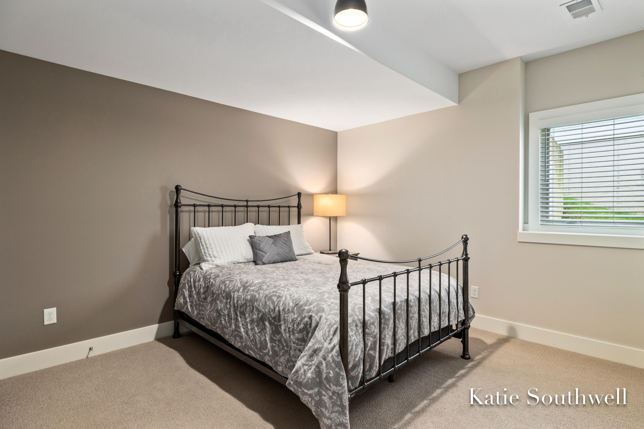 4247 Riverlands Court NE Grand Rapids MI 49525