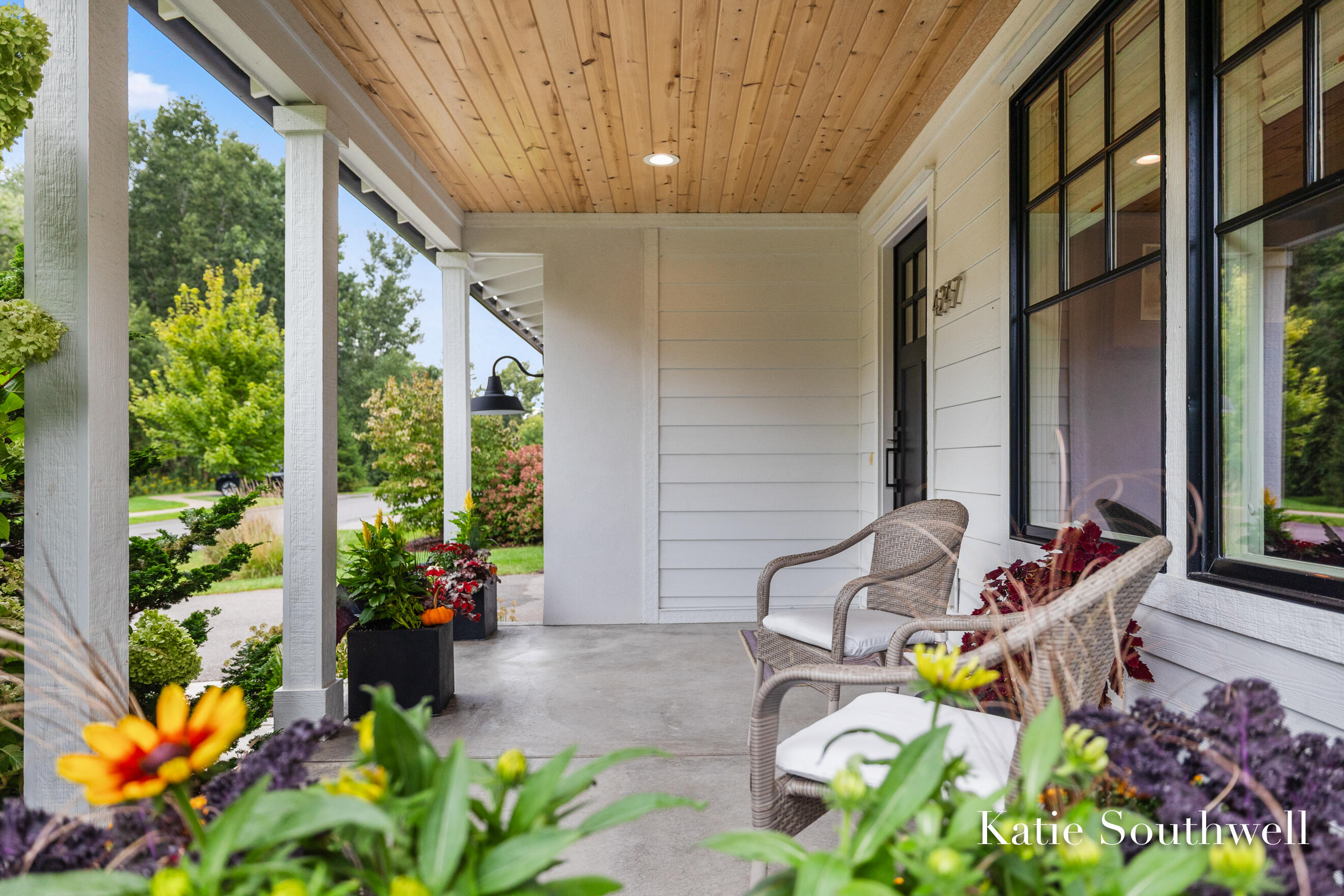 4247 Riverlands Court NE Grand Rapids MI 49525