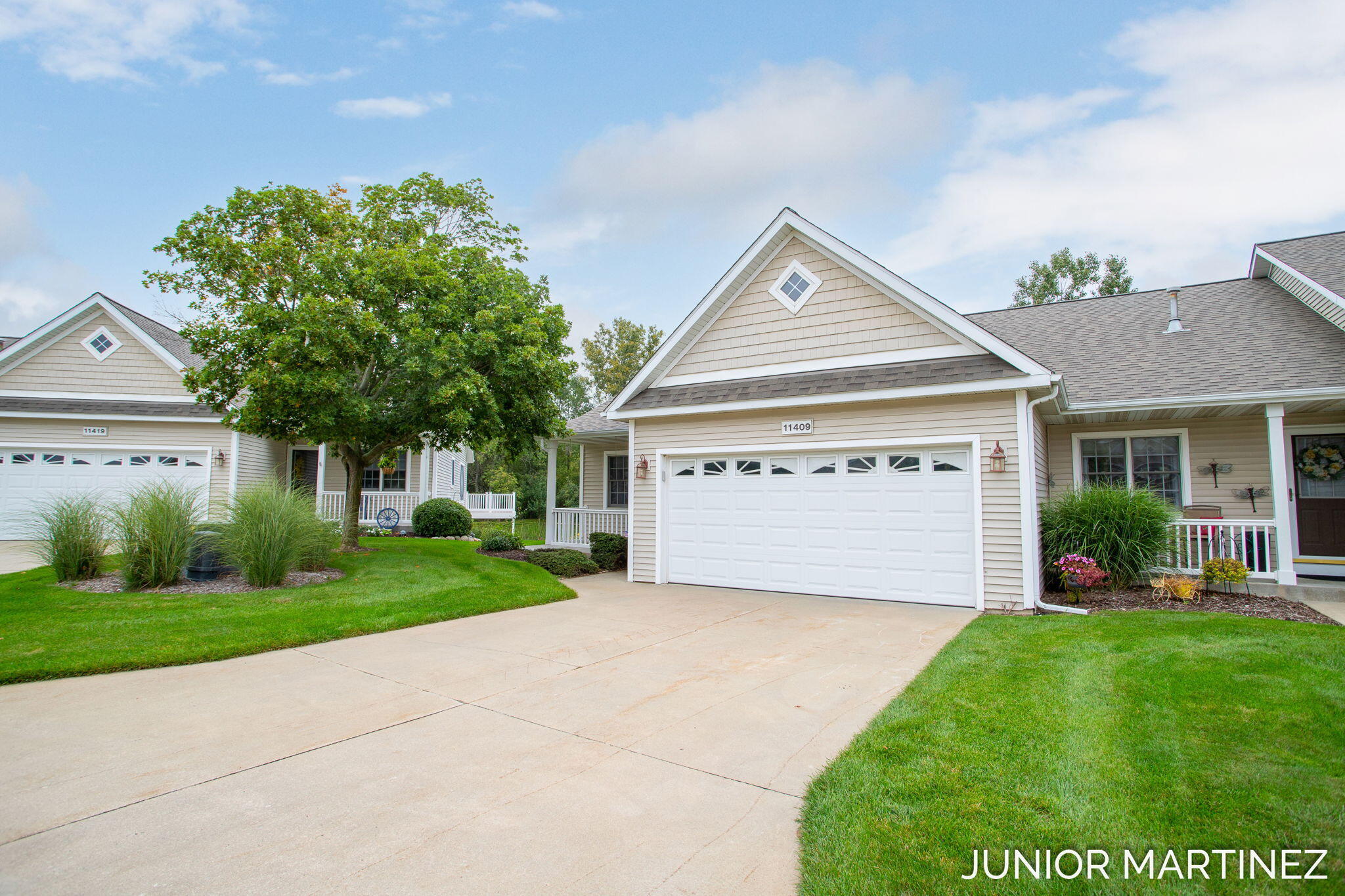 11409 N Lake Drive Holland MI 49424