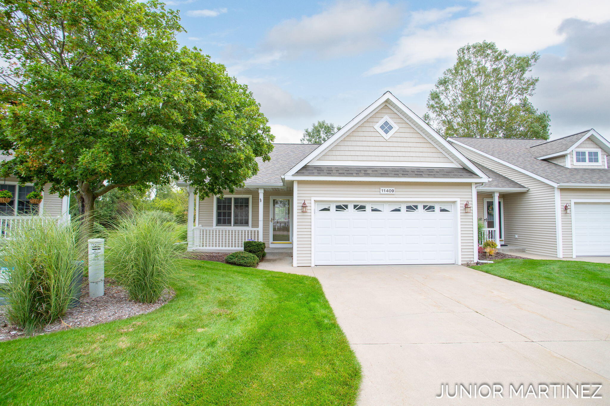 11409 N Lake Drive Holland MI 49424