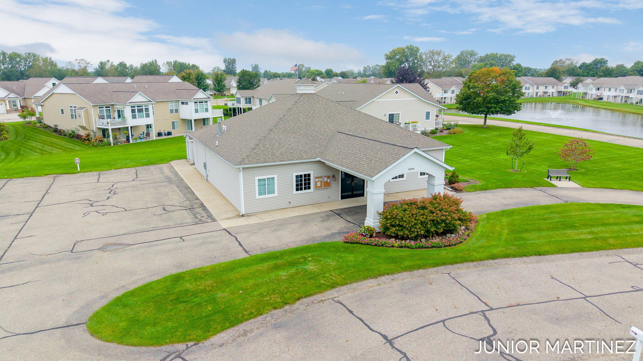 11409 N Lake Drive Holland MI 49424