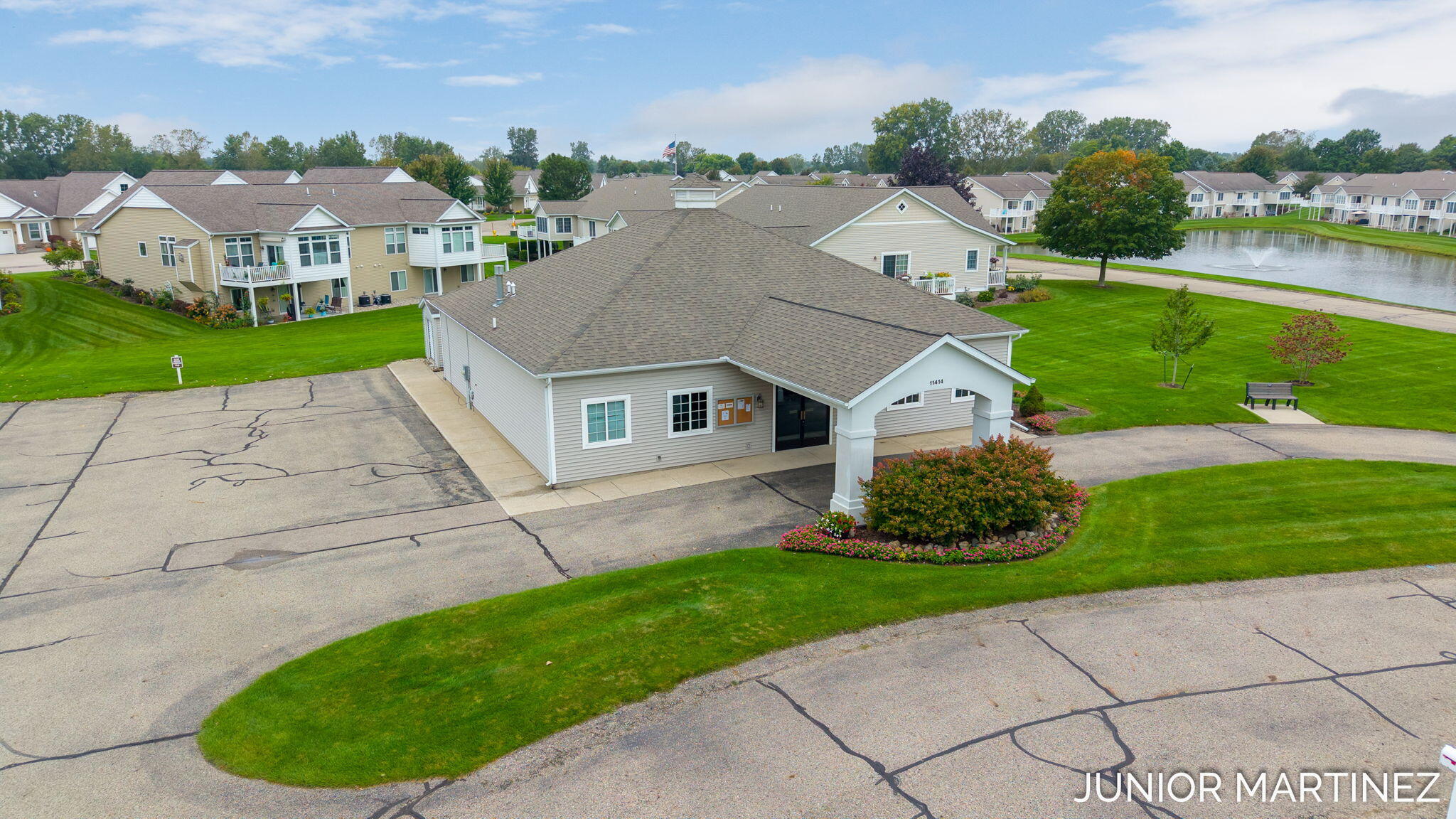 11409 N Lake Drive Holland MI 49424