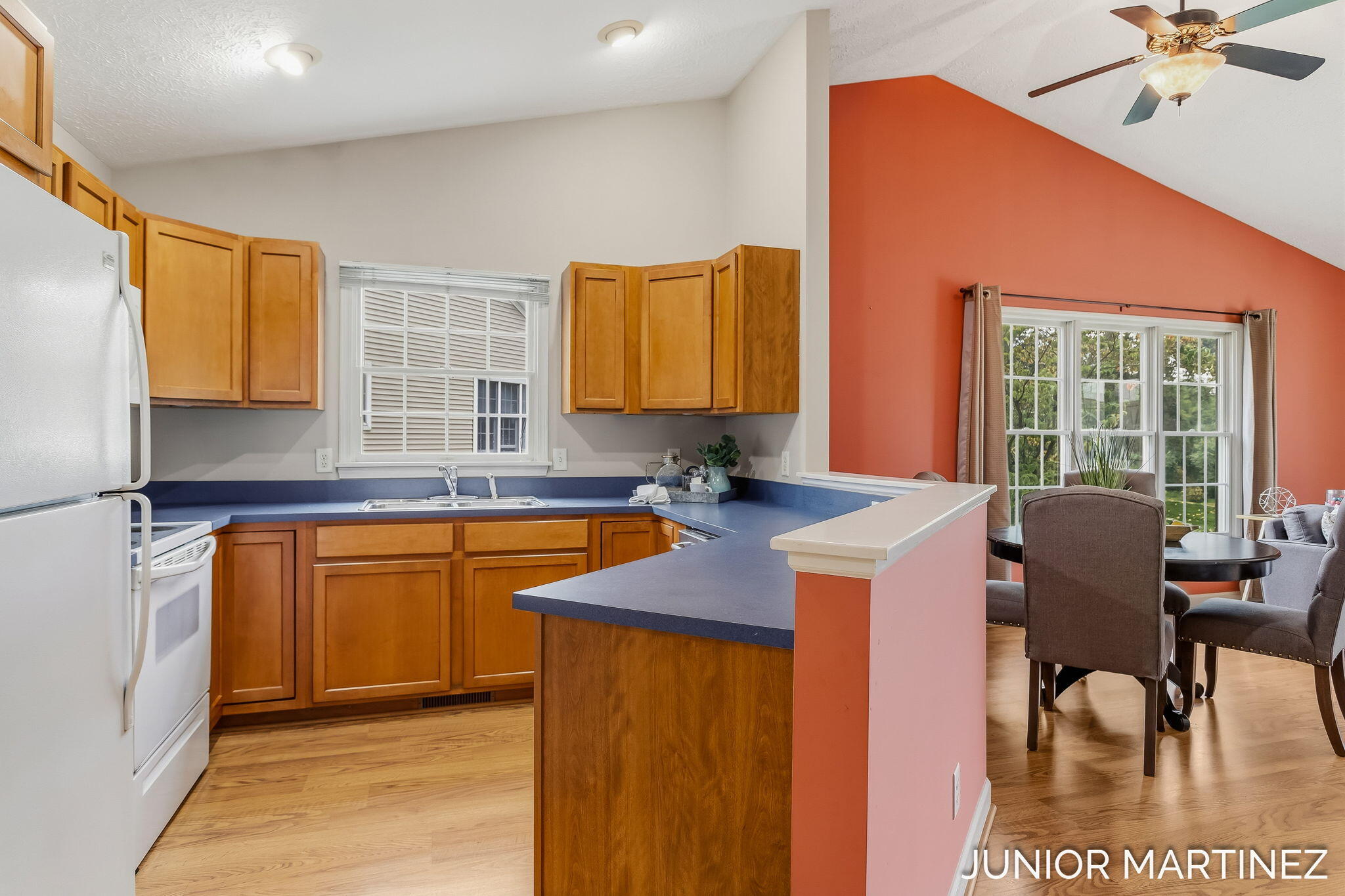 11409 N Lake Drive Holland MI 49424
