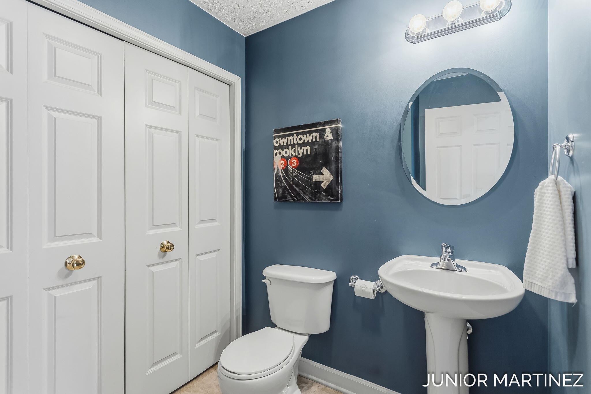 11409 N Lake Drive Holland MI 49424