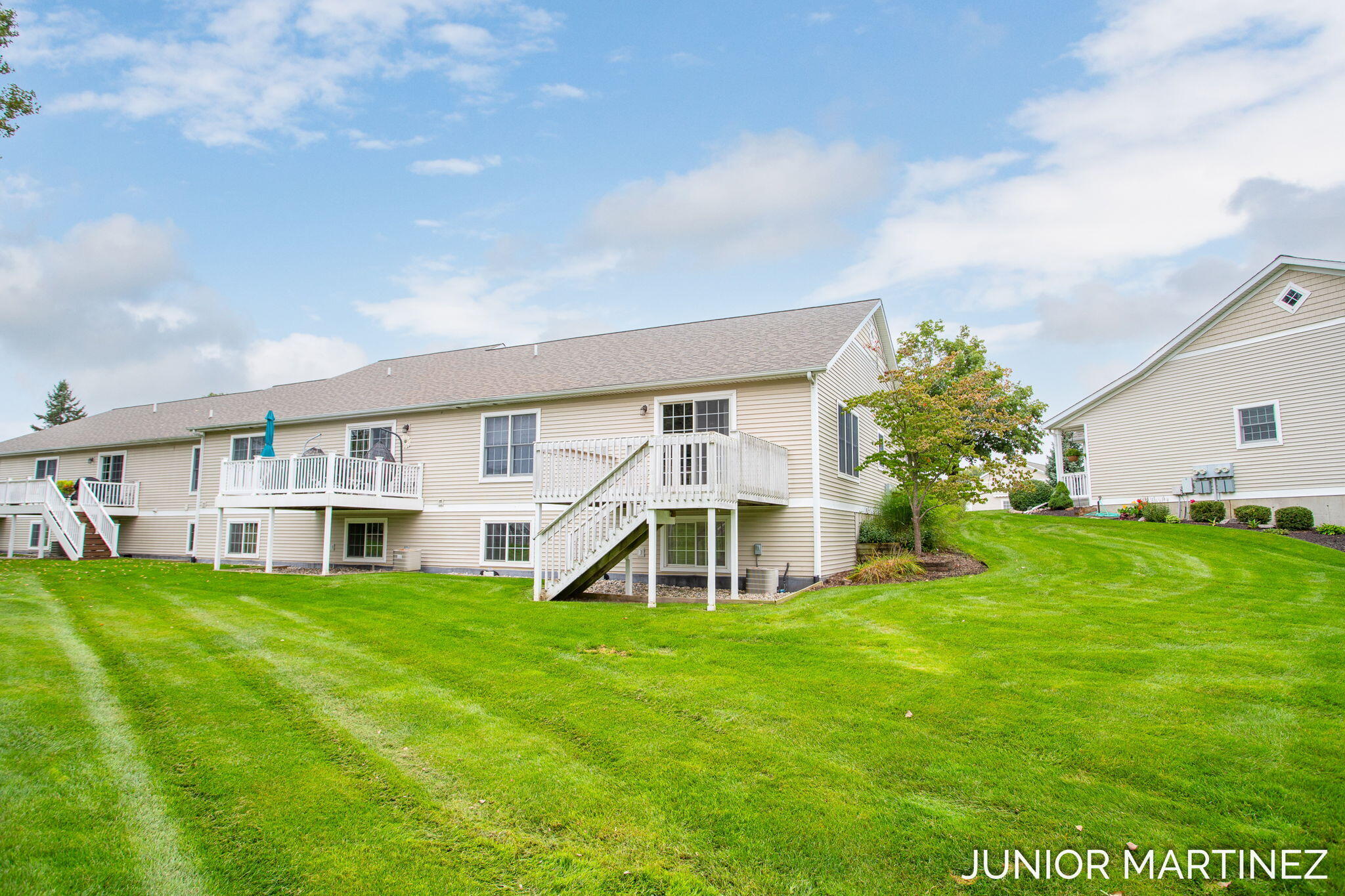11409 N Lake Drive Holland MI 49424