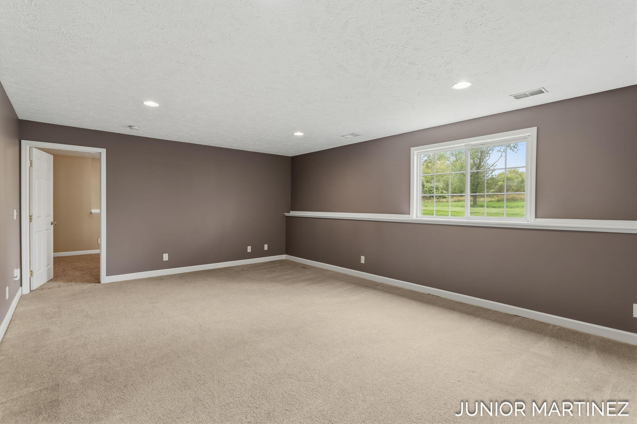 11409 N Lake Drive Holland MI 49424
