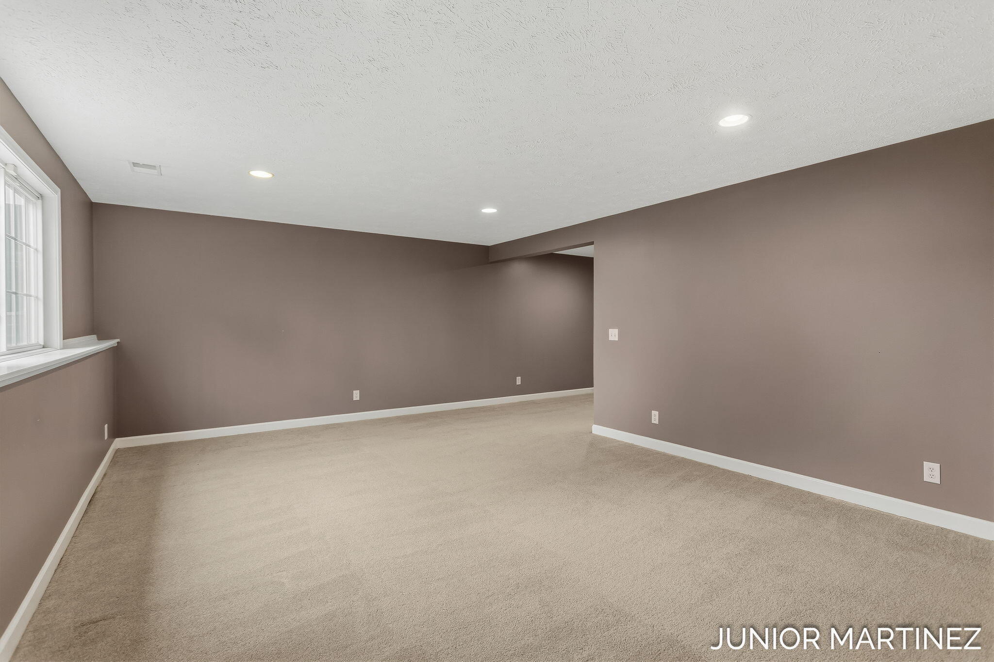 11409 N Lake Drive Holland MI 49424