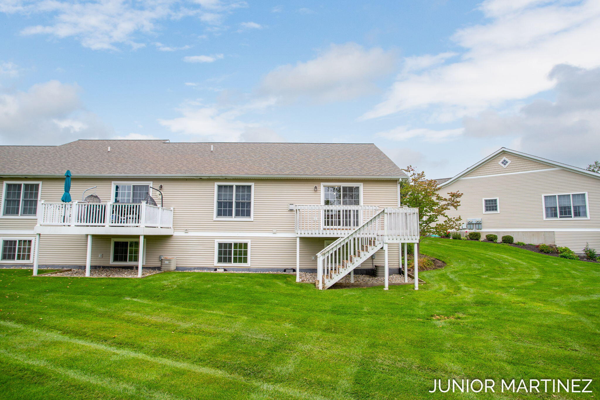 11409 N Lake Drive Holland MI 49424