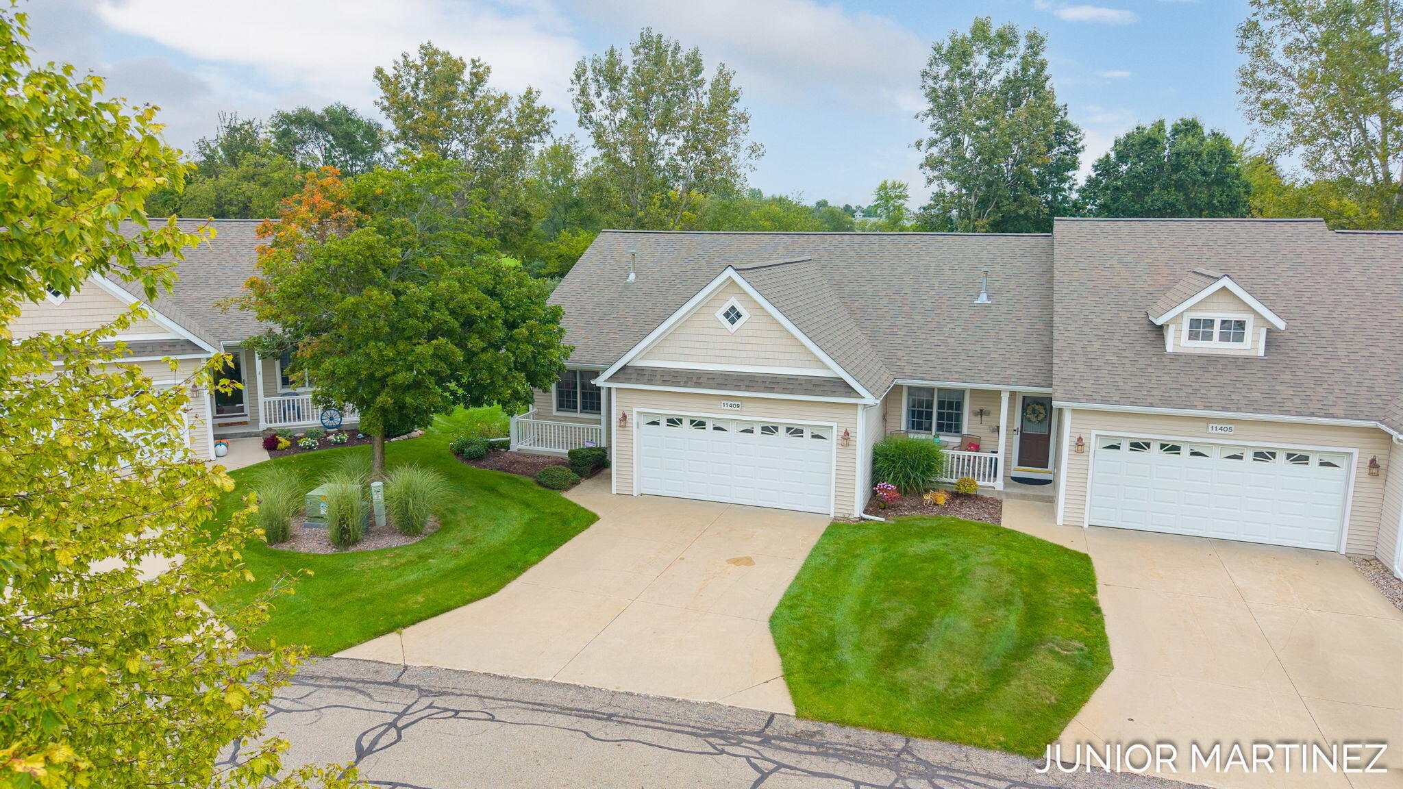 11409 N Lake Drive Holland MI 49424