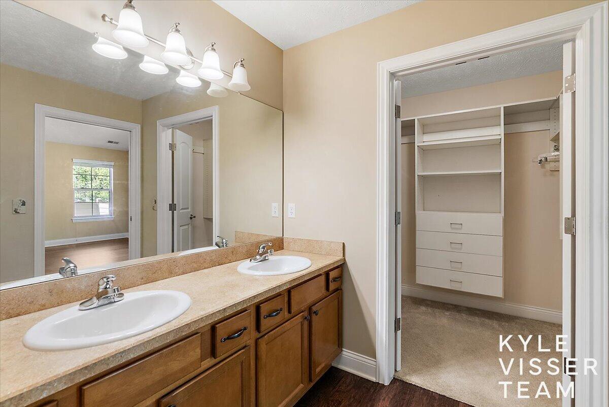 892 Bridge Crest Drive SE Ada MI 49301