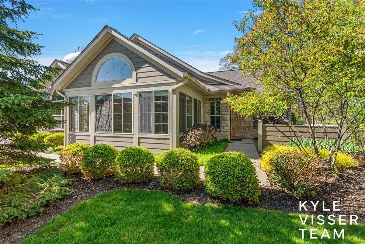 892 Bridge Crest Drive SE Ada MI 49301