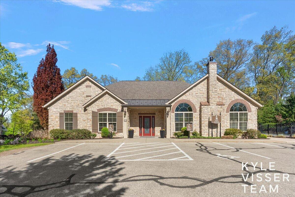 892 Bridge Crest Drive SE Ada MI 49301