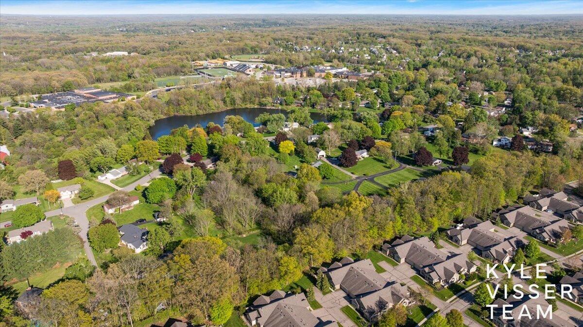 892 Bridge Crest Drive SE Ada MI 49301