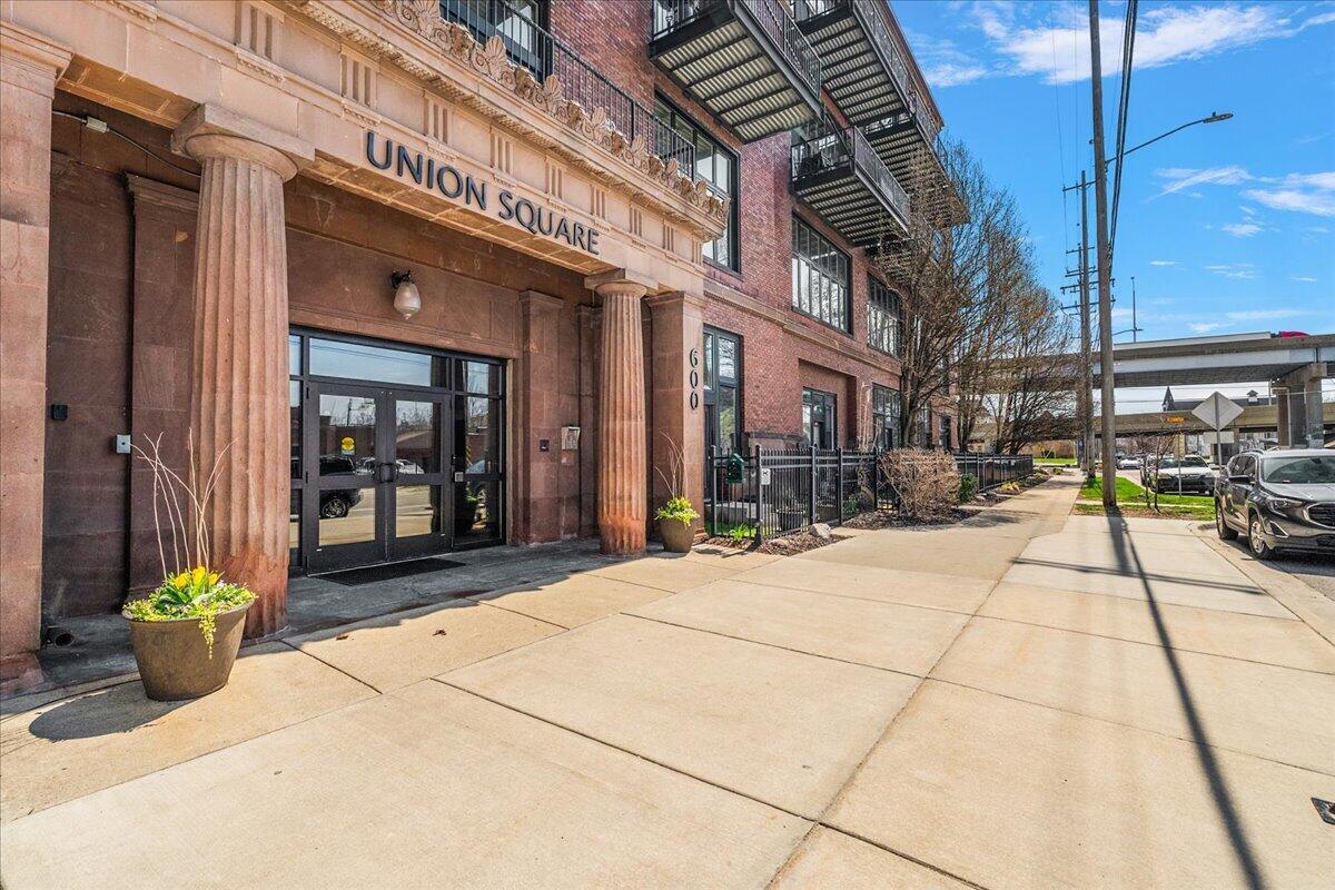 600 Broadway Avenue NW Grand Rapids MI 49504