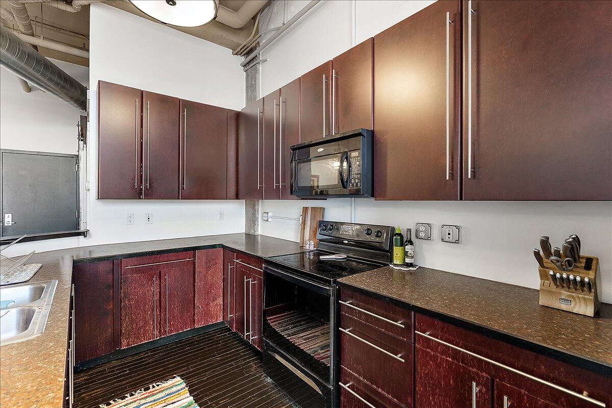 600 Broadway Avenue NW Grand Rapids MI 49504