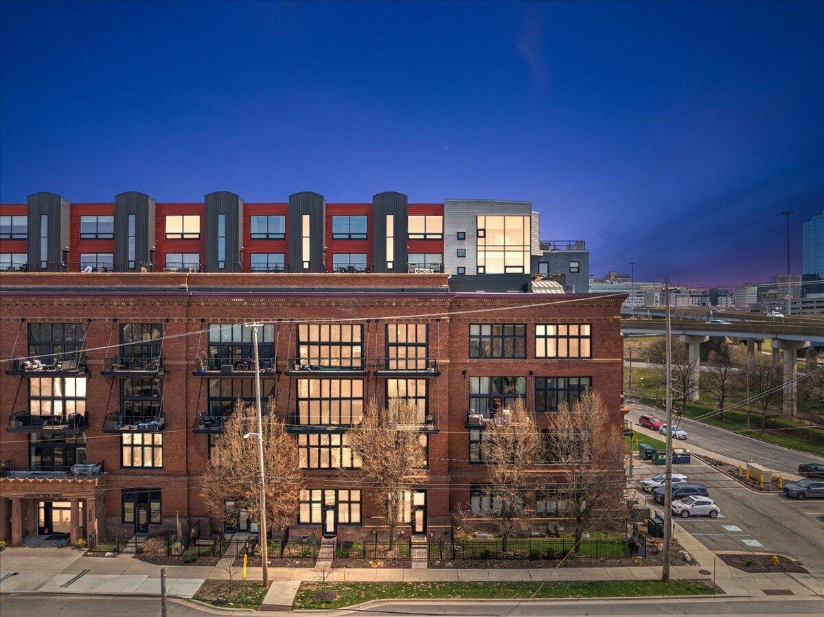 600 Broadway Avenue NW Grand Rapids MI 49504
