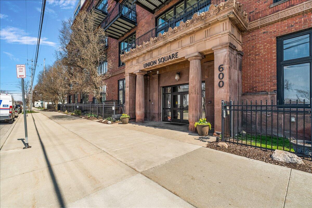 600 Broadway Avenue NW Grand Rapids MI 49504