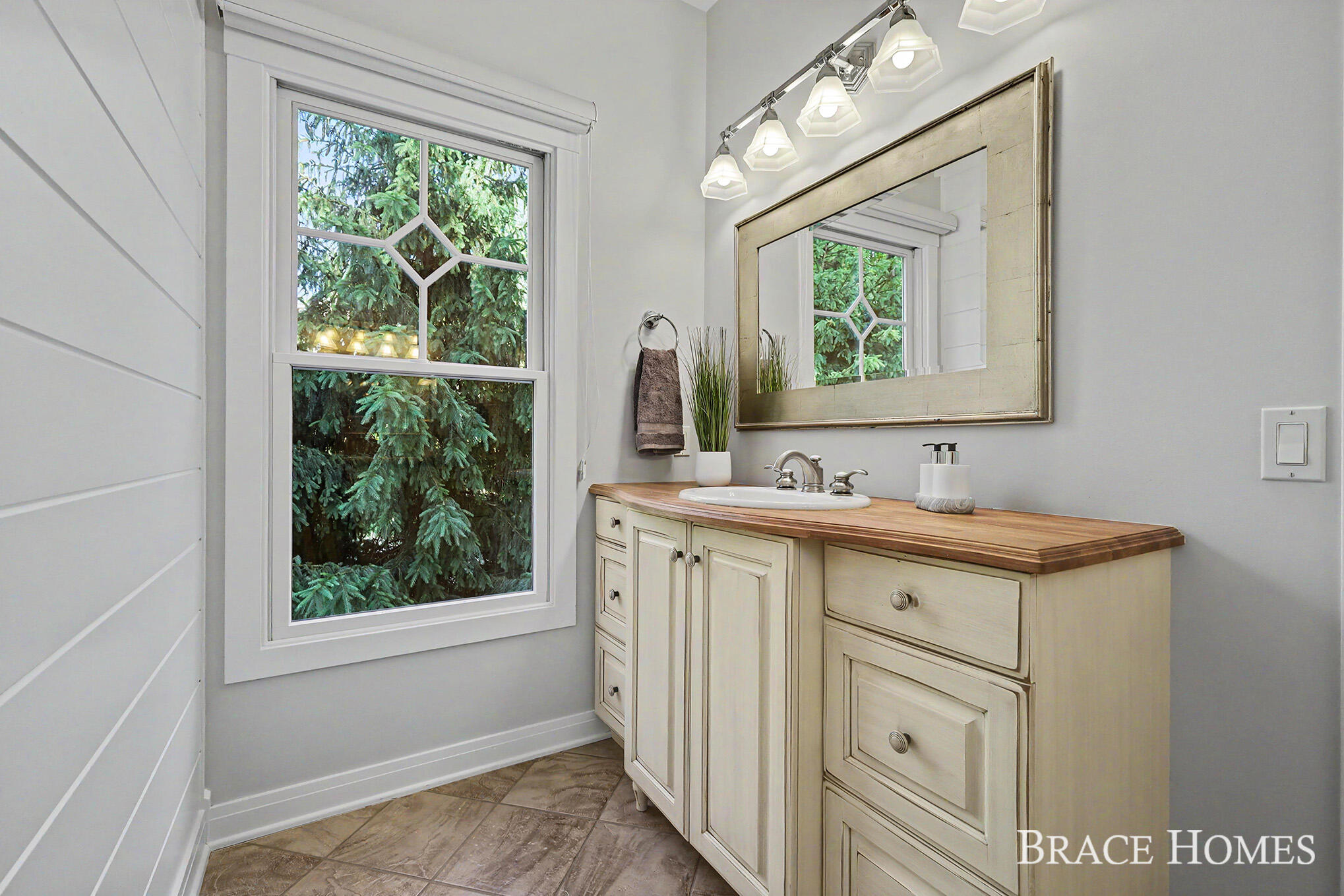 4470 Oak Arbor Drive NE Grand Rapids MI 49525