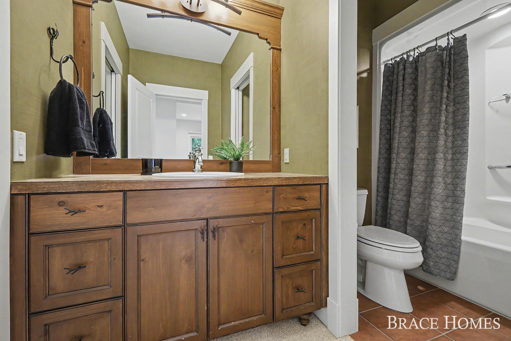 4470 Oak Arbor Drive NE Grand Rapids MI 49525