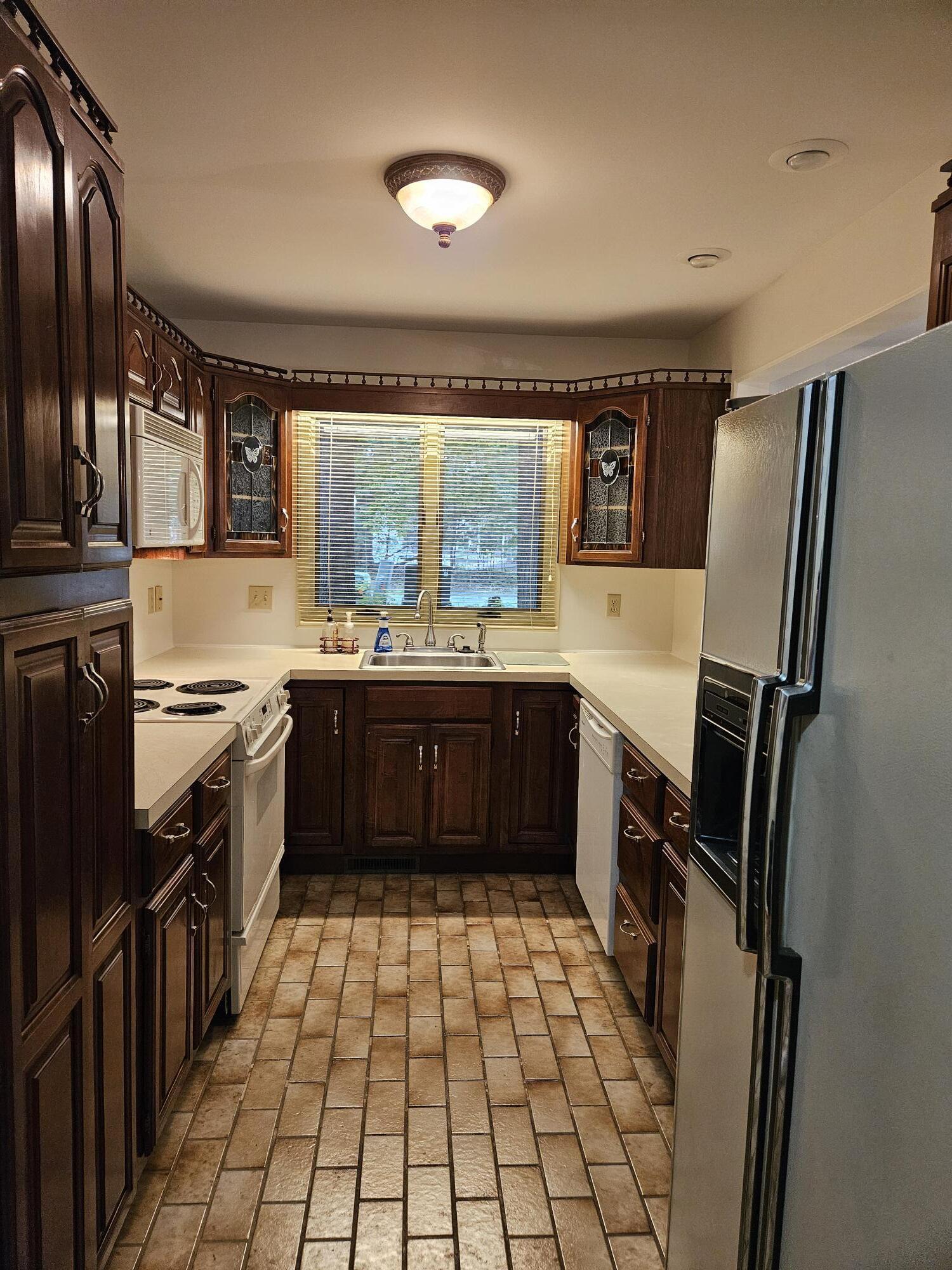 689 Oakway Drive Muskegon MI 49441