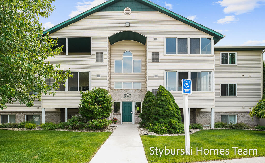 5877 Crosswinds Drive Norton Shores MI 49444