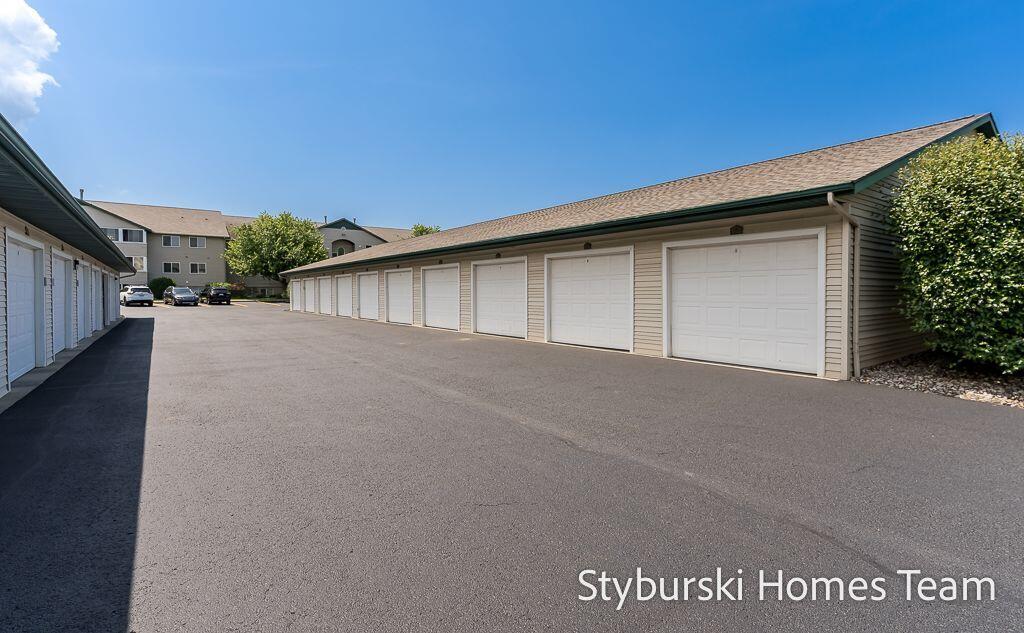 5877 Crosswinds Drive Norton Shores MI 49444