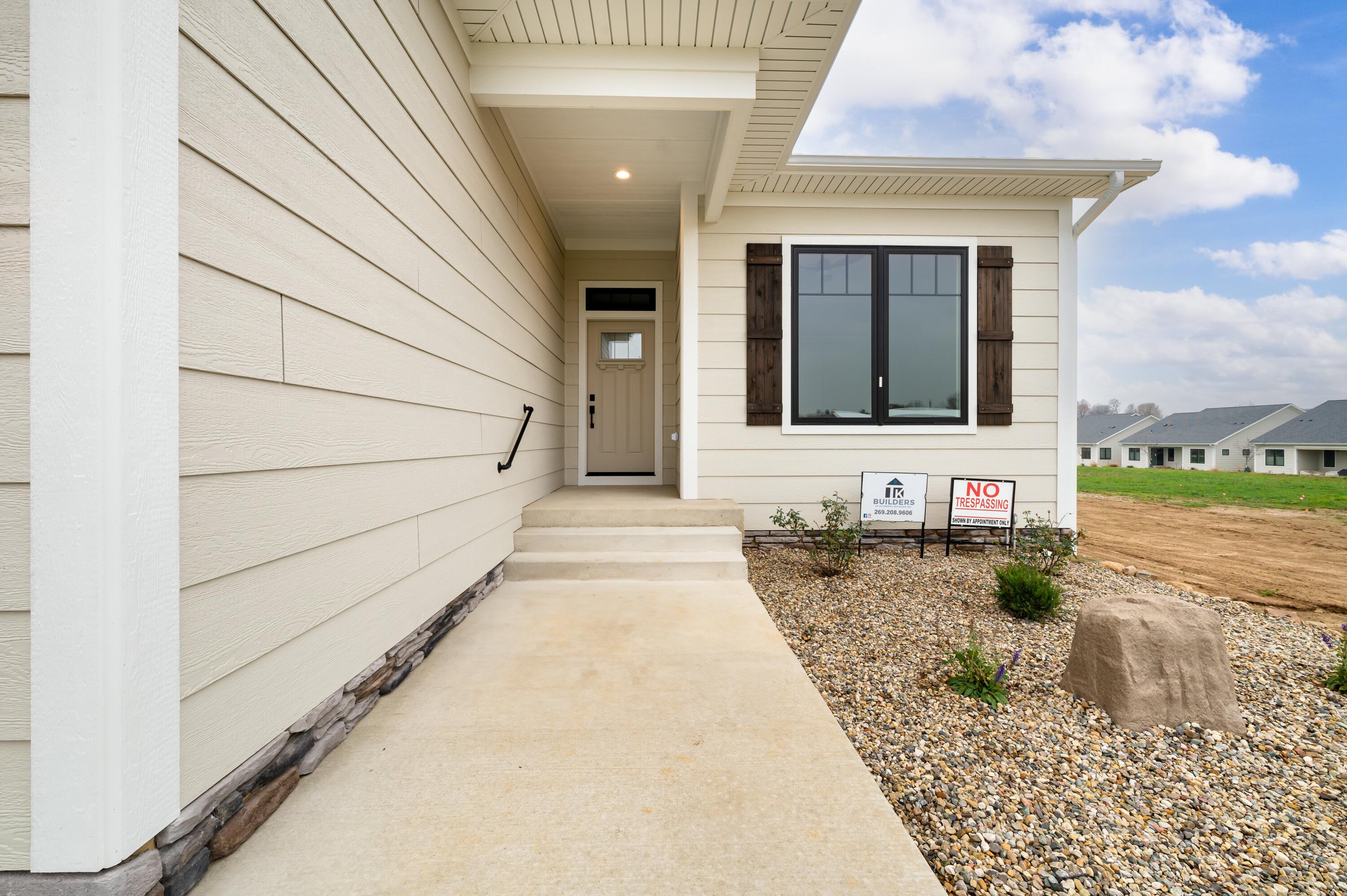 2560 Noellyn Drive Berrien Springs MI 49103