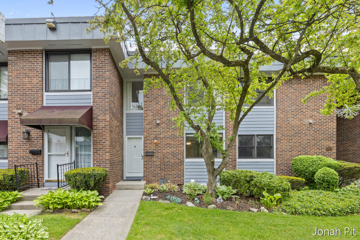 2436 E Collier Avenue SE Grand Rapids MI 49546