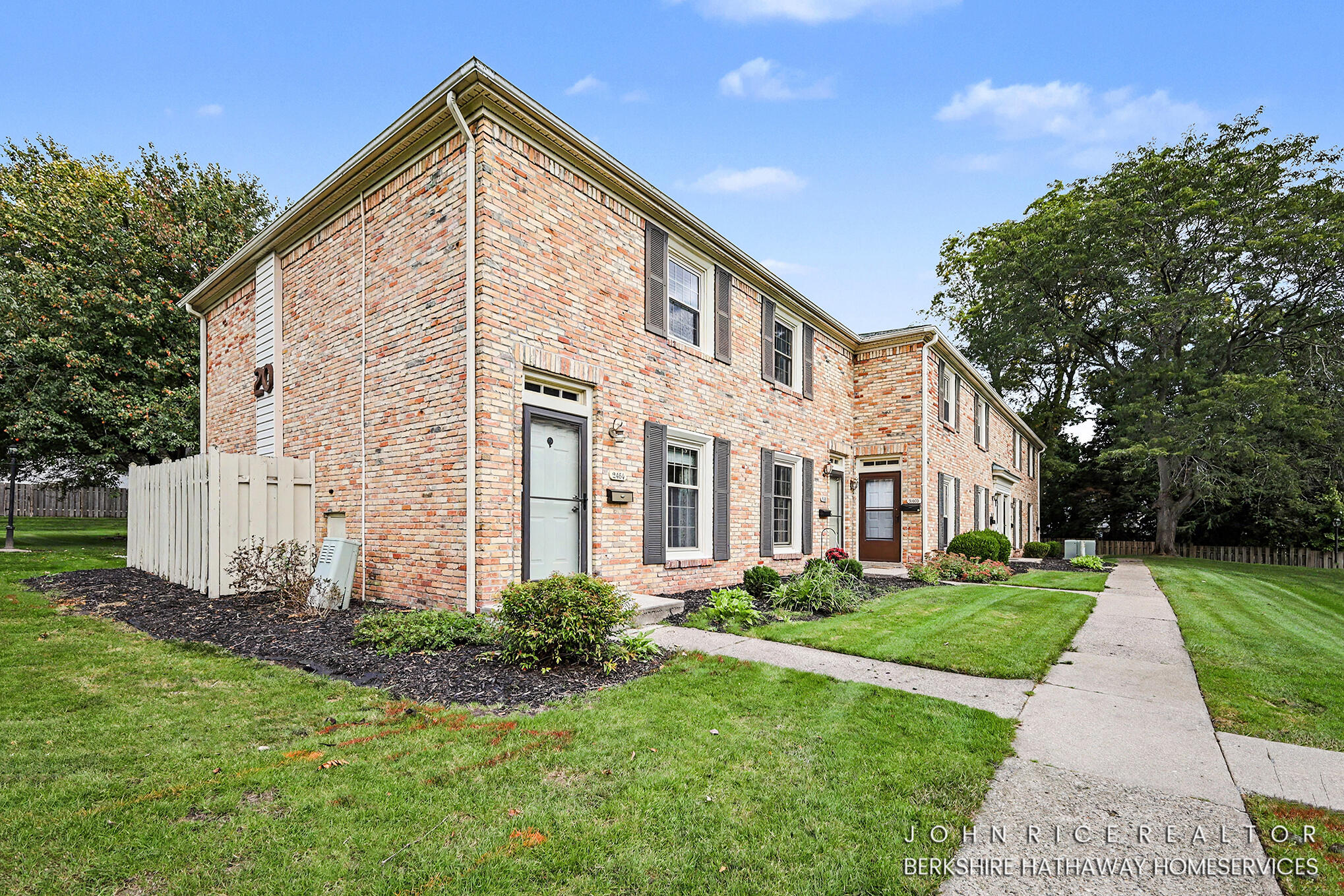 2466 Abbington Drive SE Grand Rapids MI 49506