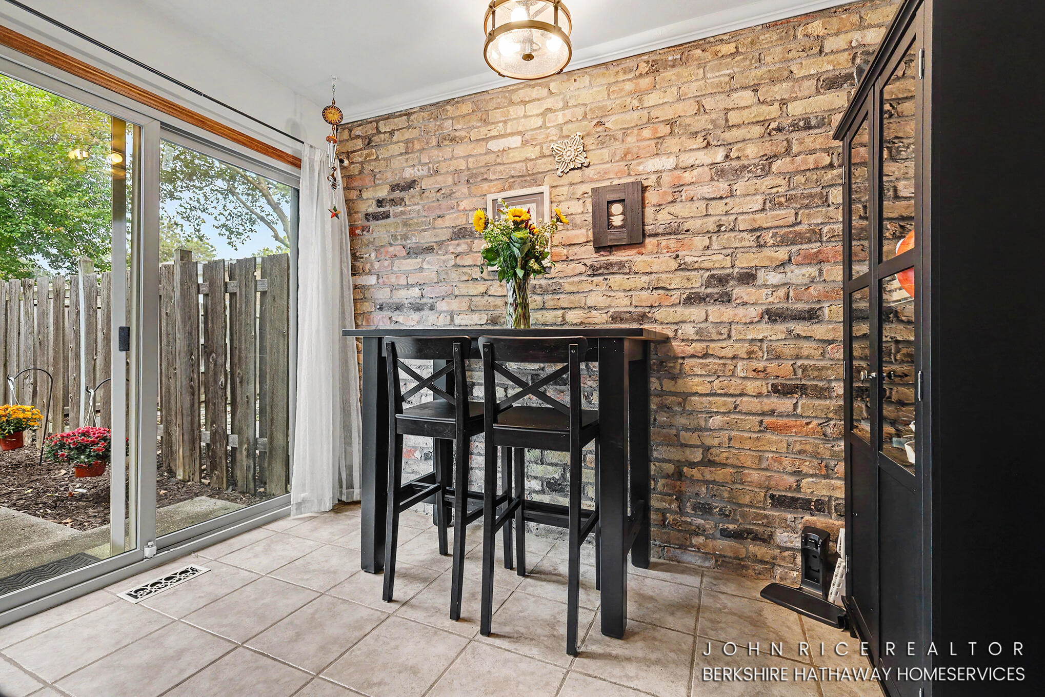2466 Abbington Drive SE Grand Rapids MI 49506