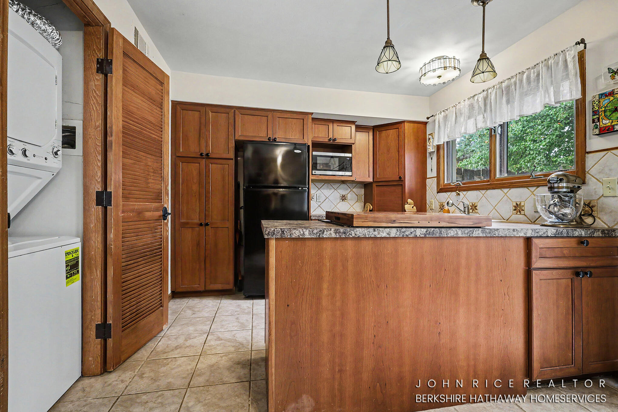 2466 Abbington Drive SE Grand Rapids MI 49506