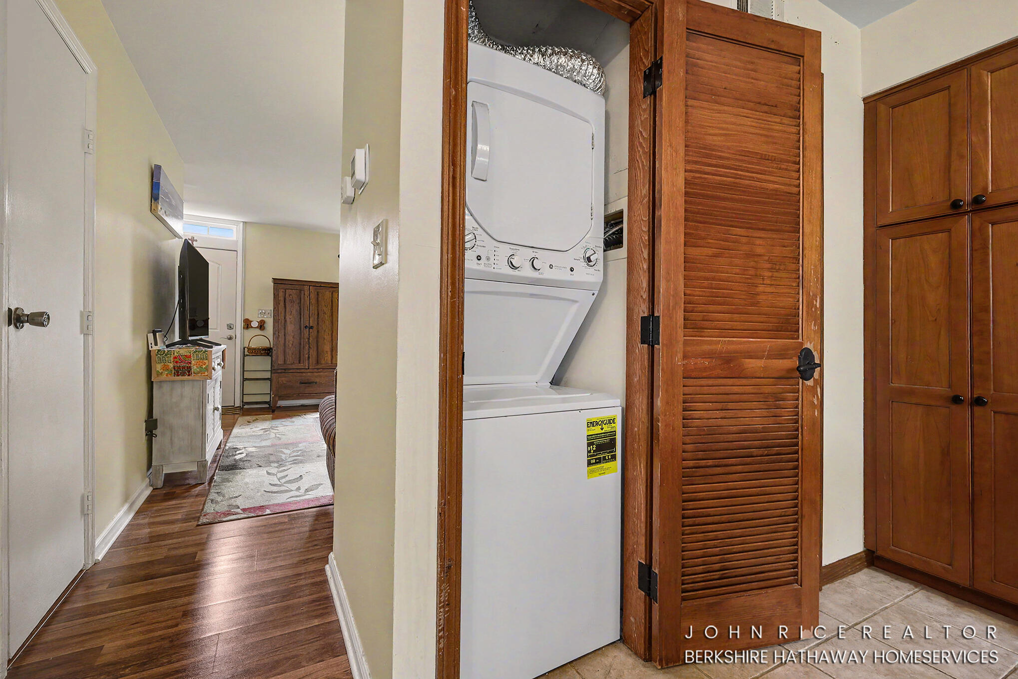2466 Abbington Drive SE Grand Rapids MI 49506