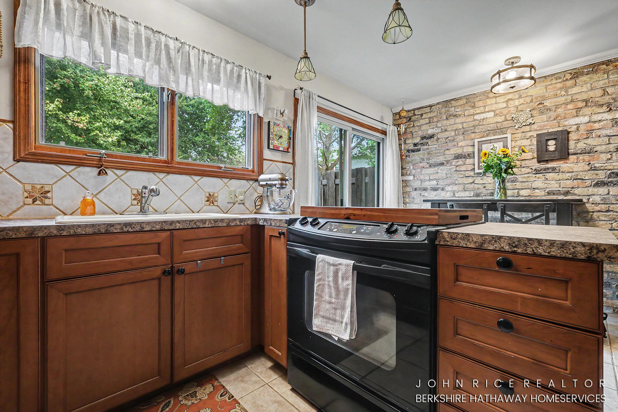 2466 Abbington Drive SE Grand Rapids MI 49506