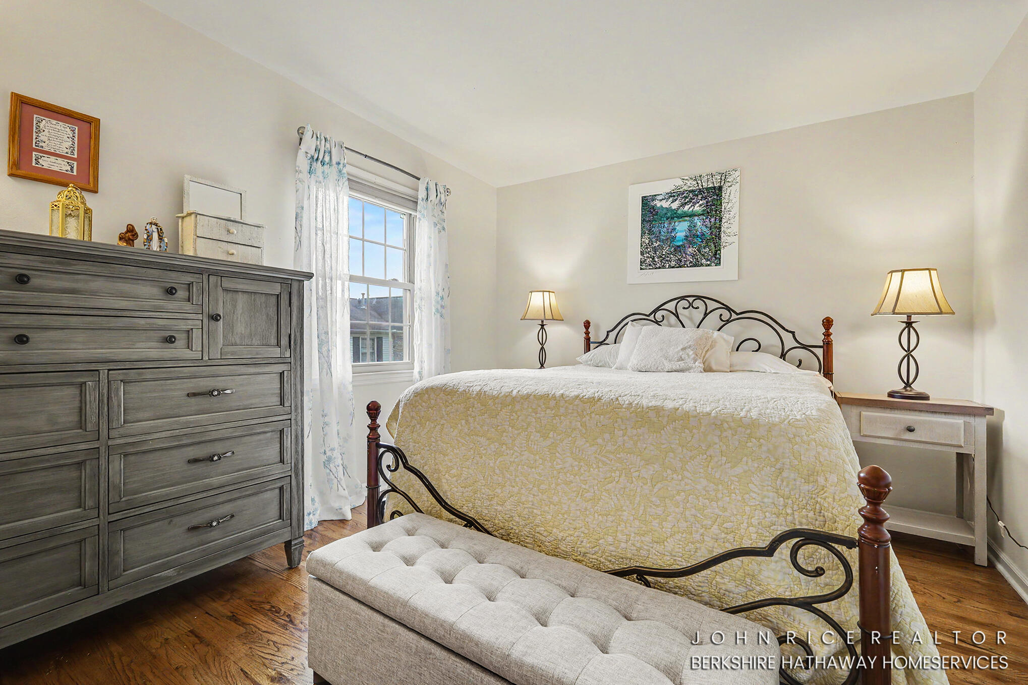 2466 Abbington Drive SE Grand Rapids MI 49506
