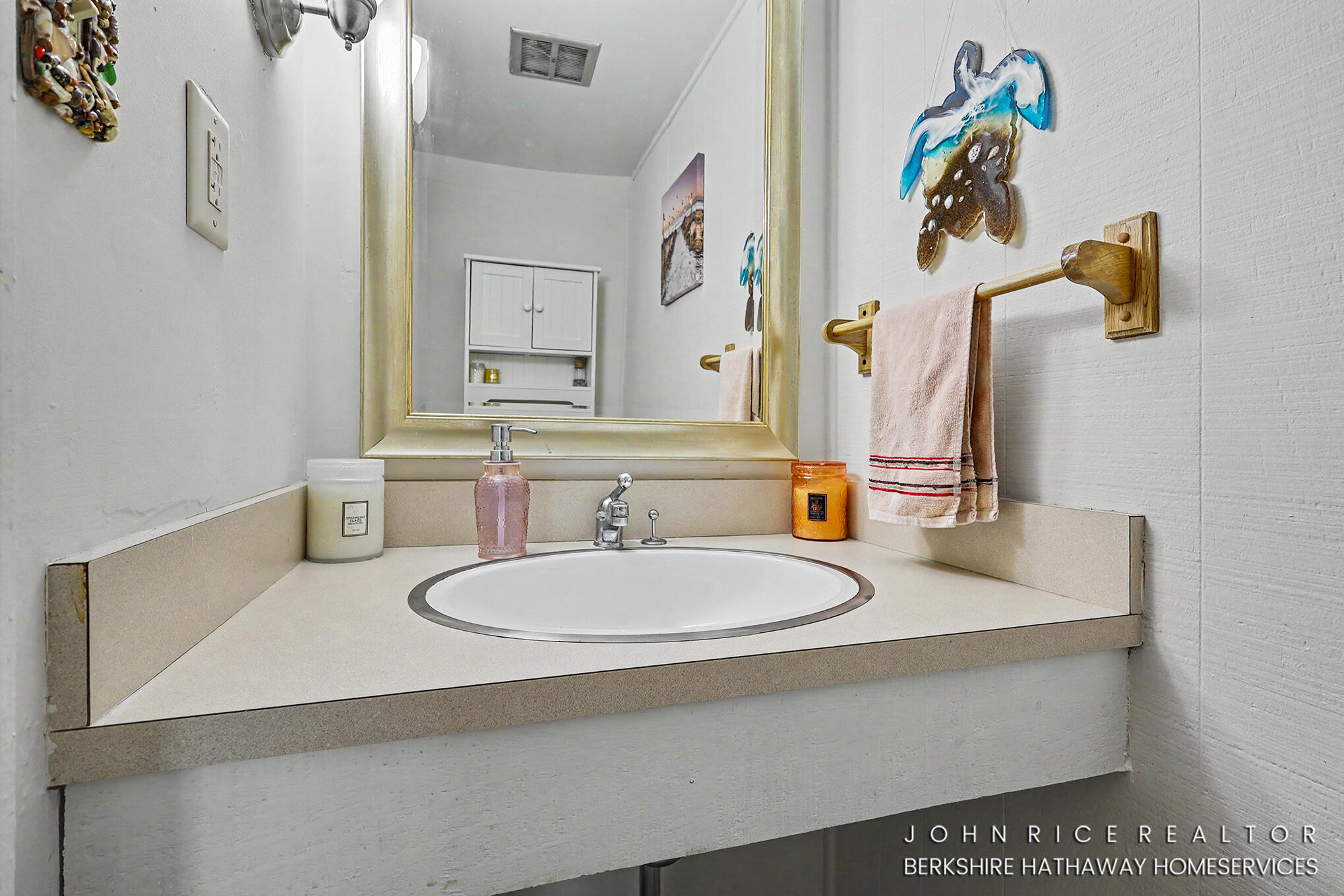 2466 Abbington Drive SE Grand Rapids MI 49506