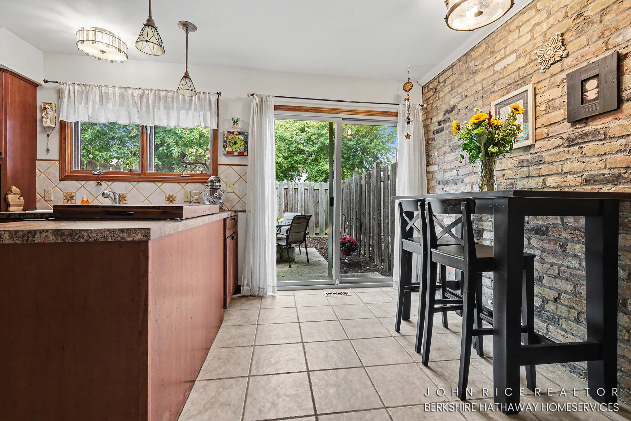 2466 Abbington Drive SE Grand Rapids MI 49506