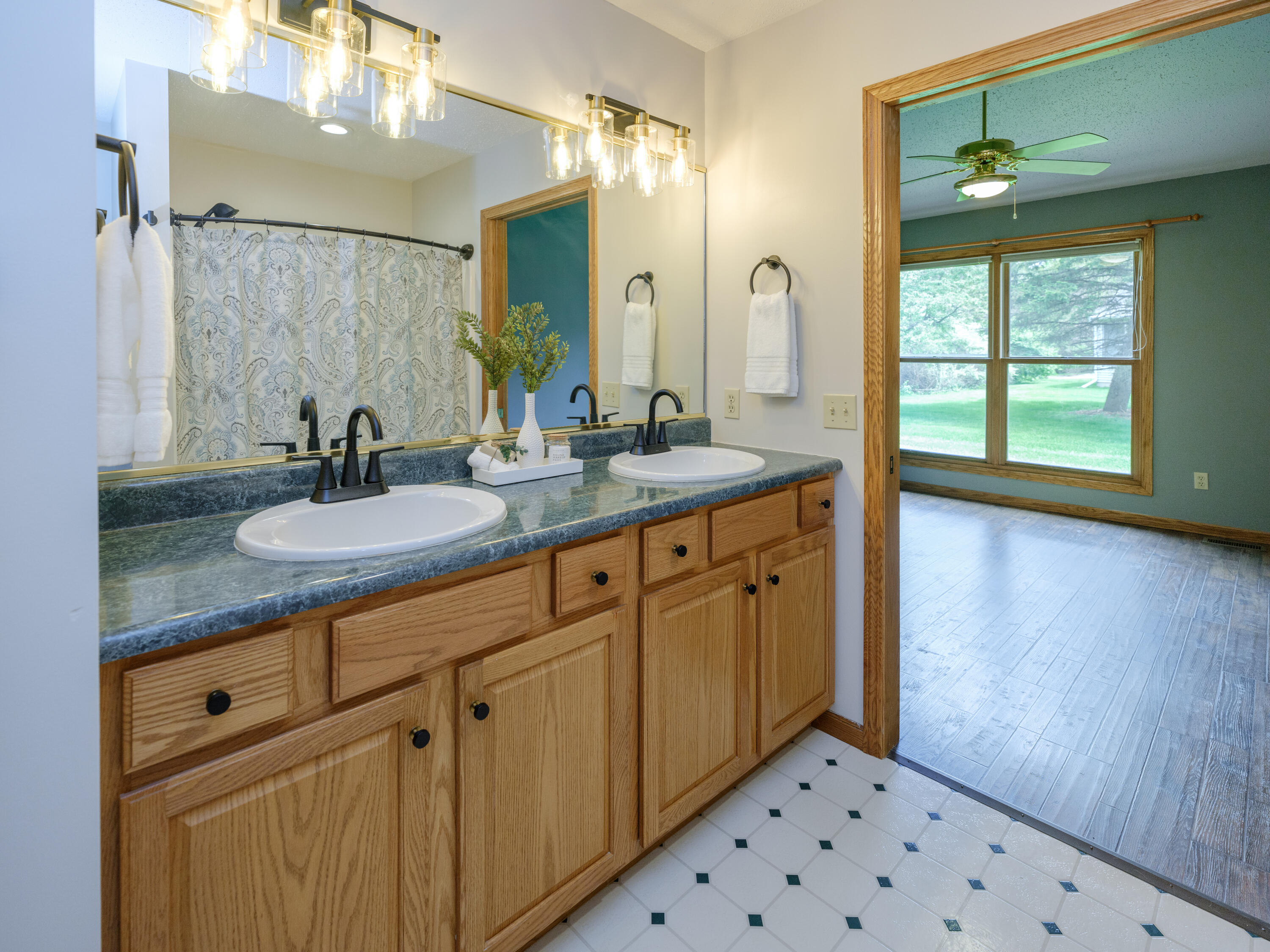 2912 Hunters Place Kalamazoo MI 49048
